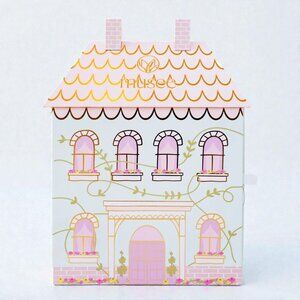 NWT / NIB Musée Dollhouse Bath Bomb Gift Set